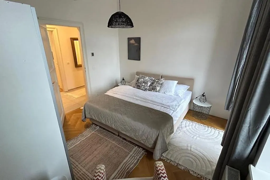 Daire Cute Apt With The Terrace And Ac Prag Çek Cumhuriyeti