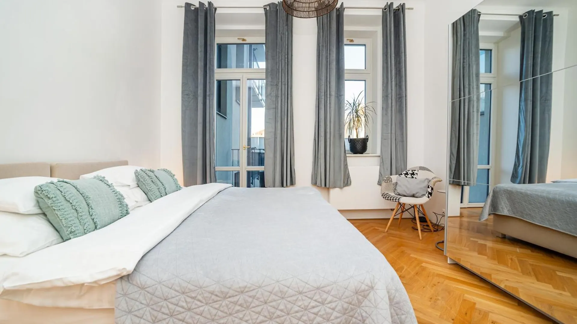 Cute Apt With The Terrace And Ac Prag 0*,